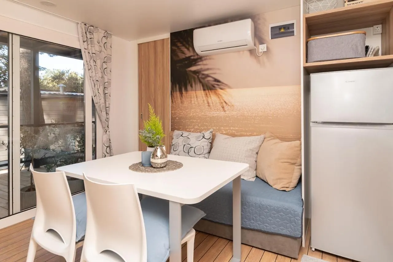 Mobile Homes AZZURRO Rovigno 0*,